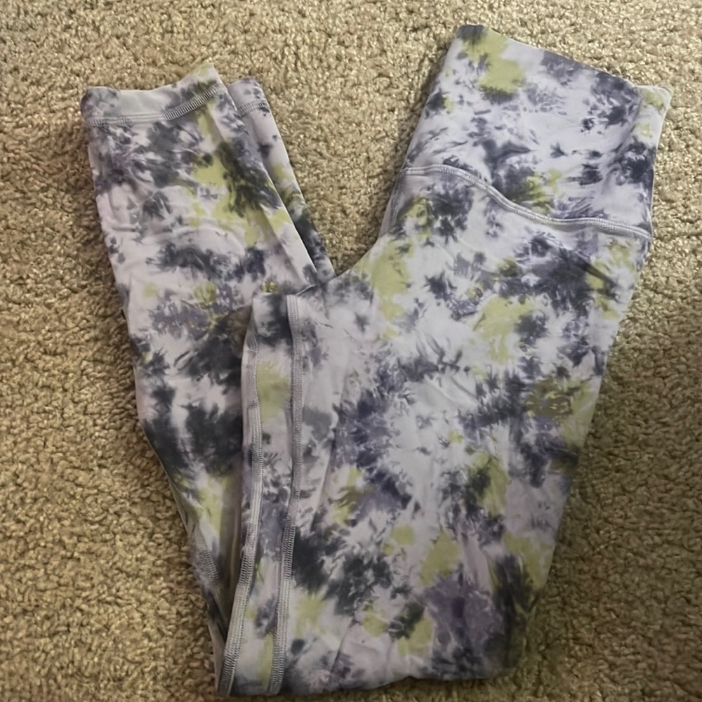 Lululemon Align 25”. Size: 6